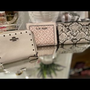 Woman wallets